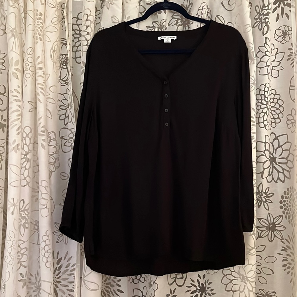 NWOT Amazon Essentials top, XL